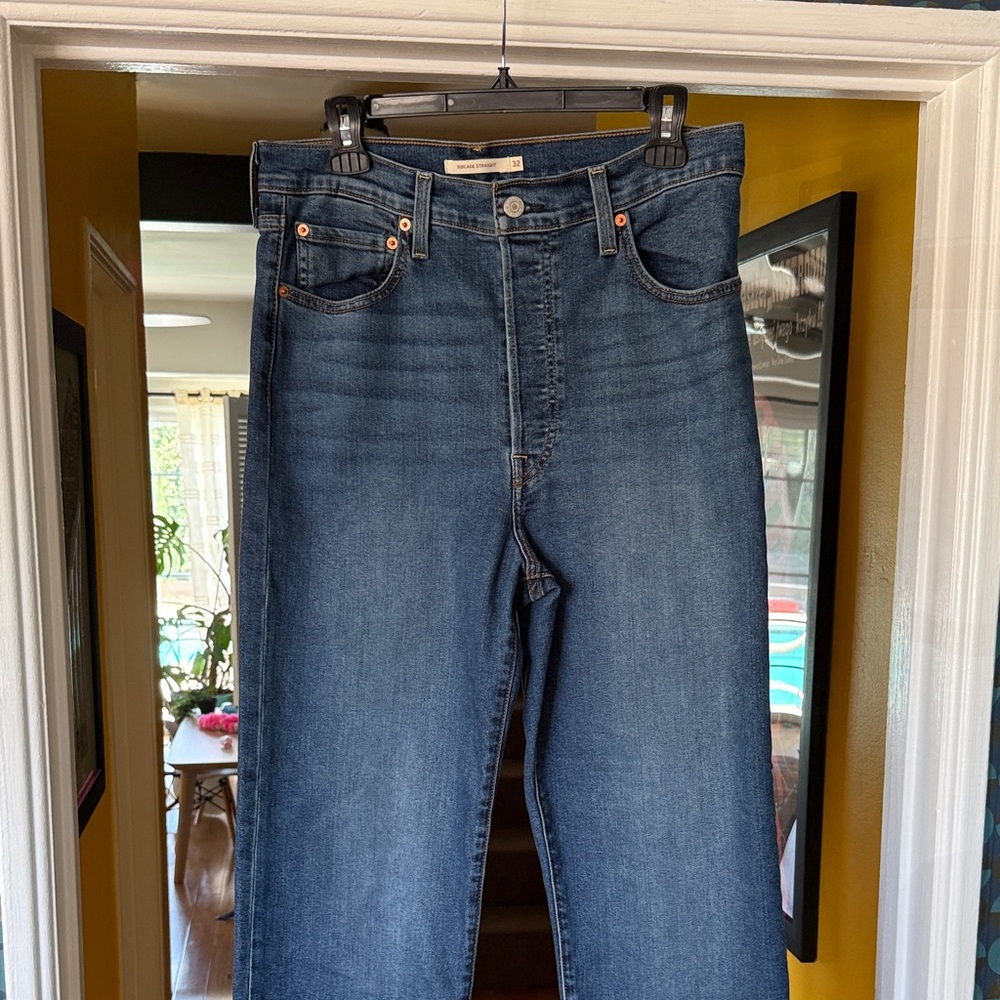 Levi’s women’s Ribcage Jeans - size 32